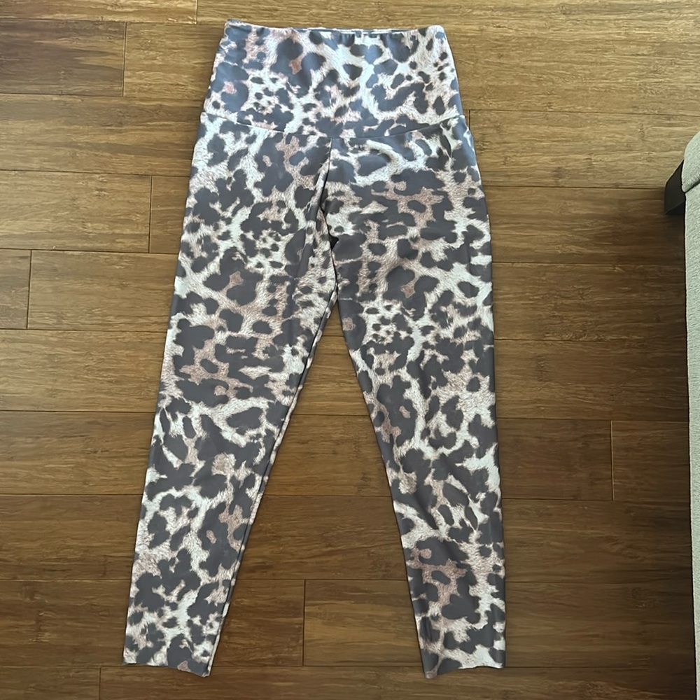 Onzie capri leggings animal print Lycra high waisted XS